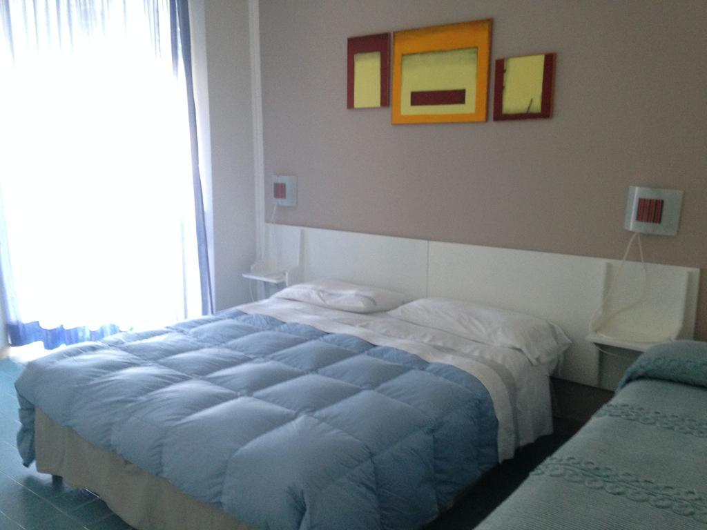 Hotel Anna Terracina Phòng bức ảnh
